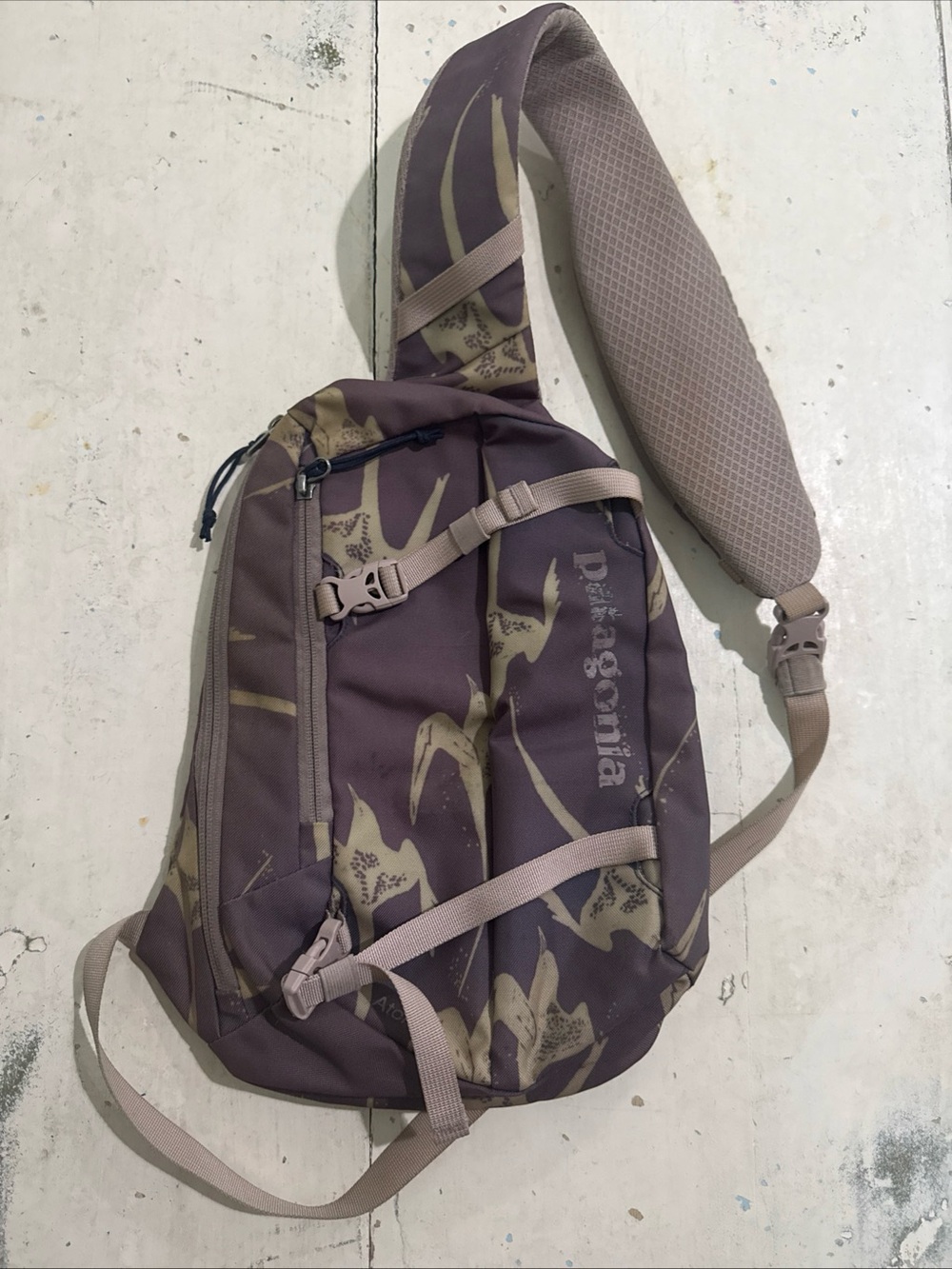 Patagonia Atom 8L Bird Pattern Sling Bag